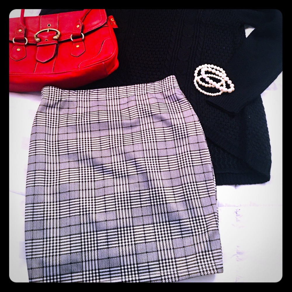 Mini skirt - max cuteness!